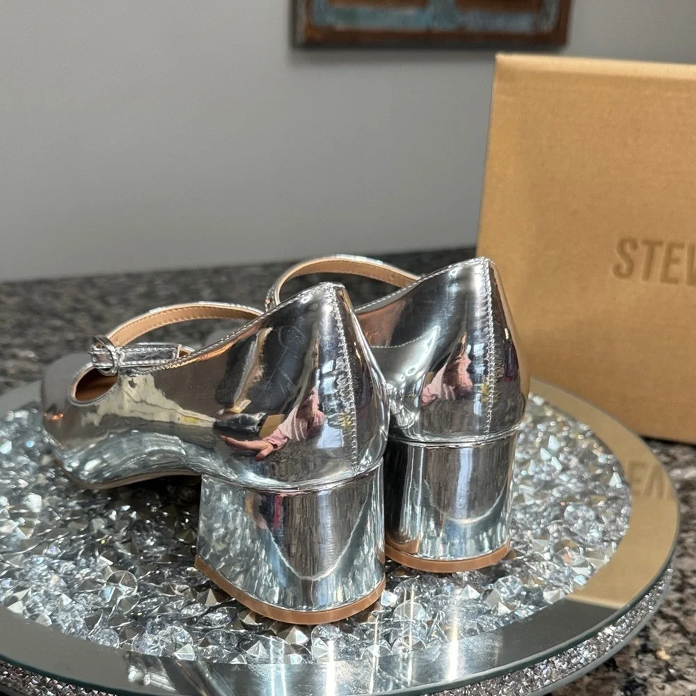 Steve Madden new box